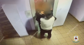 Житель Бора украл у нижегородца дорогое украшение прямо возле лифта, но случайно выронил всю добычу
